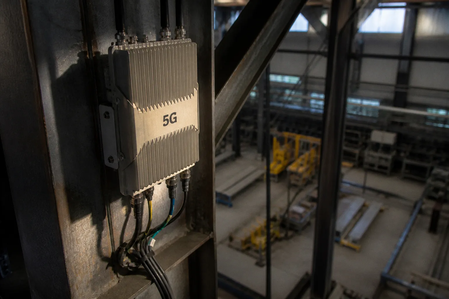 Prywatna sieć 5G w przemyśle: wdrożenie, koszty i korzyści