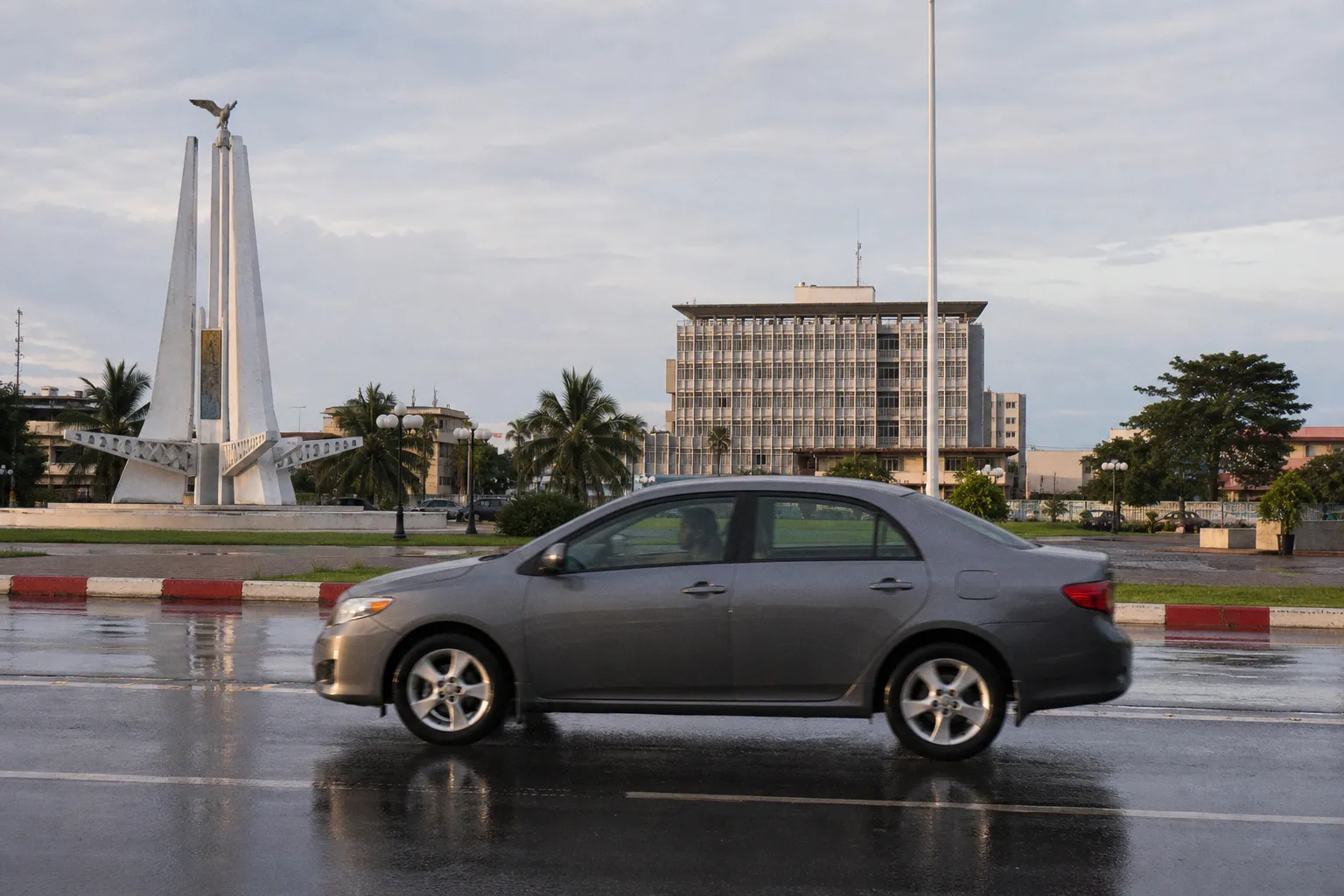 Wynajem samochodów Lomé (Togo): praktyczny przewodnik dla kierowców