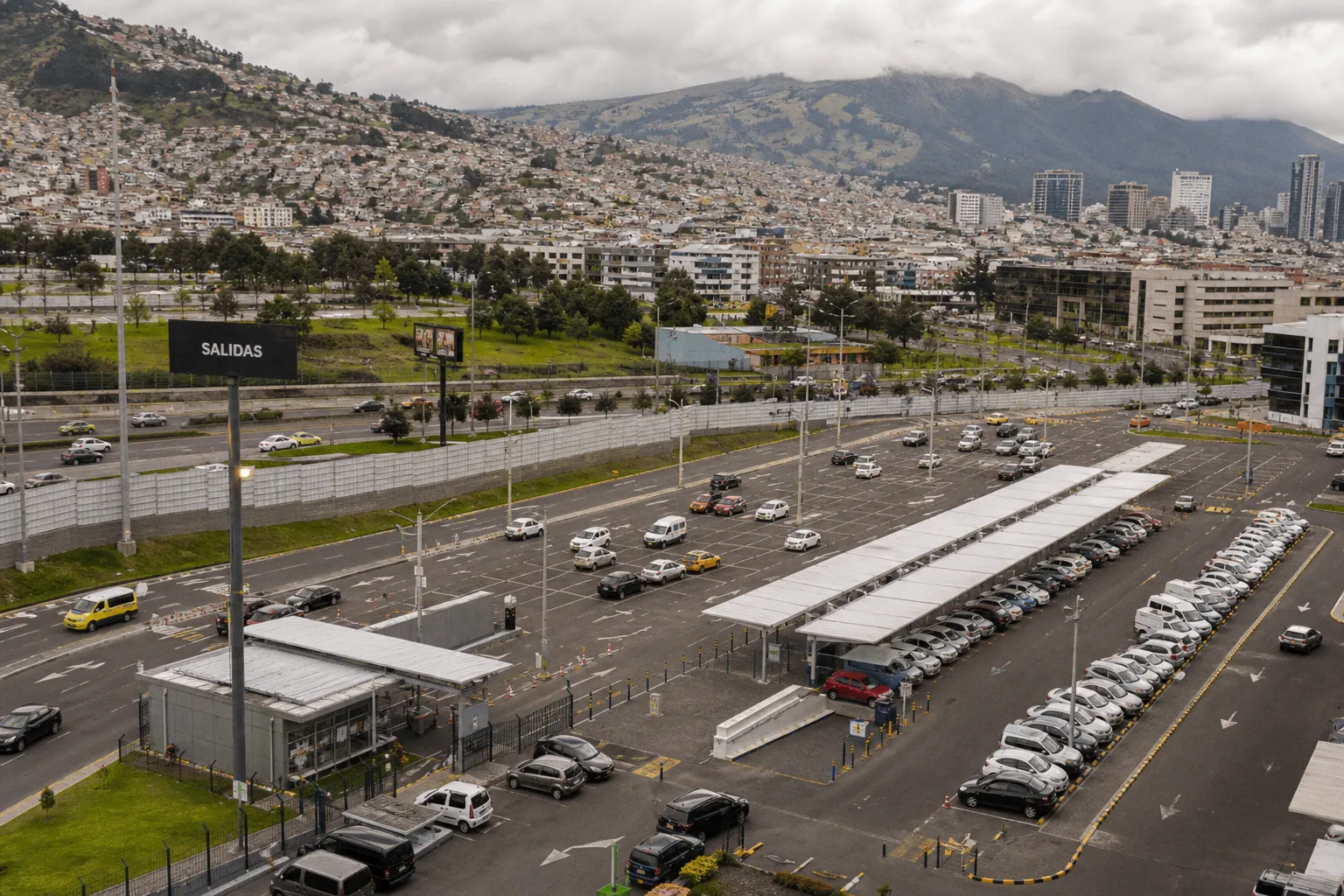 Wynajem samochodów w Quito (Ekwador): praktyczny przewodnik